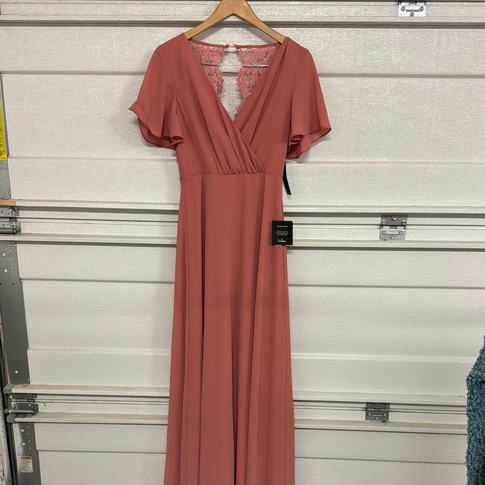 Elegant Pink Lace-Back Dress